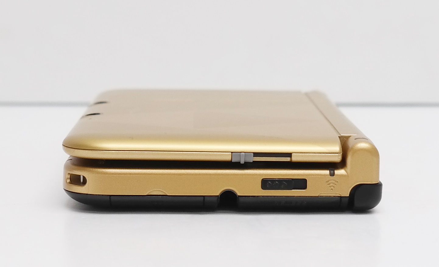 Pre-Owned Nintendo 3DS XL Zelda: A Link Between Worlds Edition Handheld Console (Good)