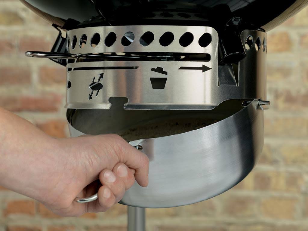 Weber 22 in. Performer Charcoal Grill Black