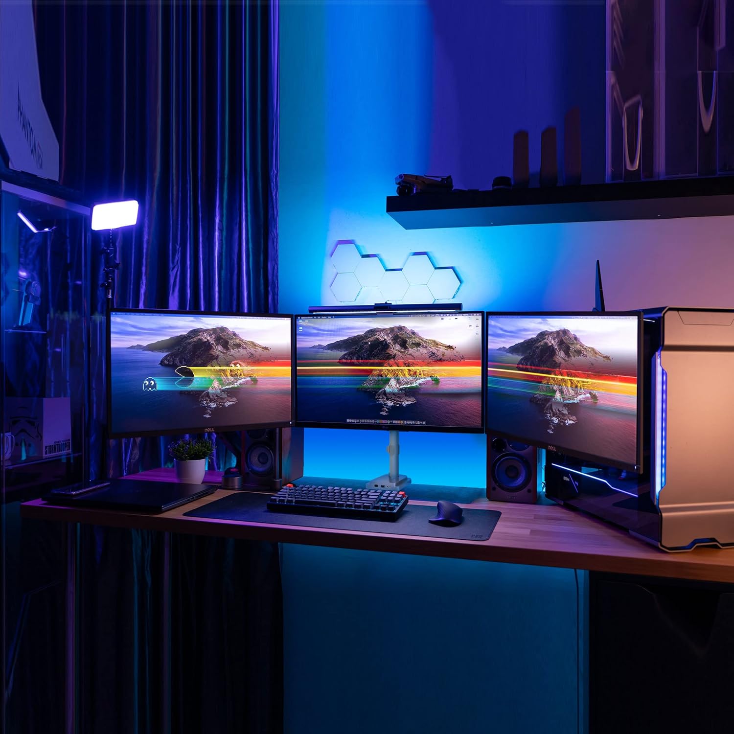 Mount-It! Triple Monitor Mount with USB and Audio Ports, 3 Monitor Desk Mount, Balanced Height Adjustable Triple Monitor Stand for Three Computer Screens 24 27 30 32 Inch VESA Screens, Gaming, Office