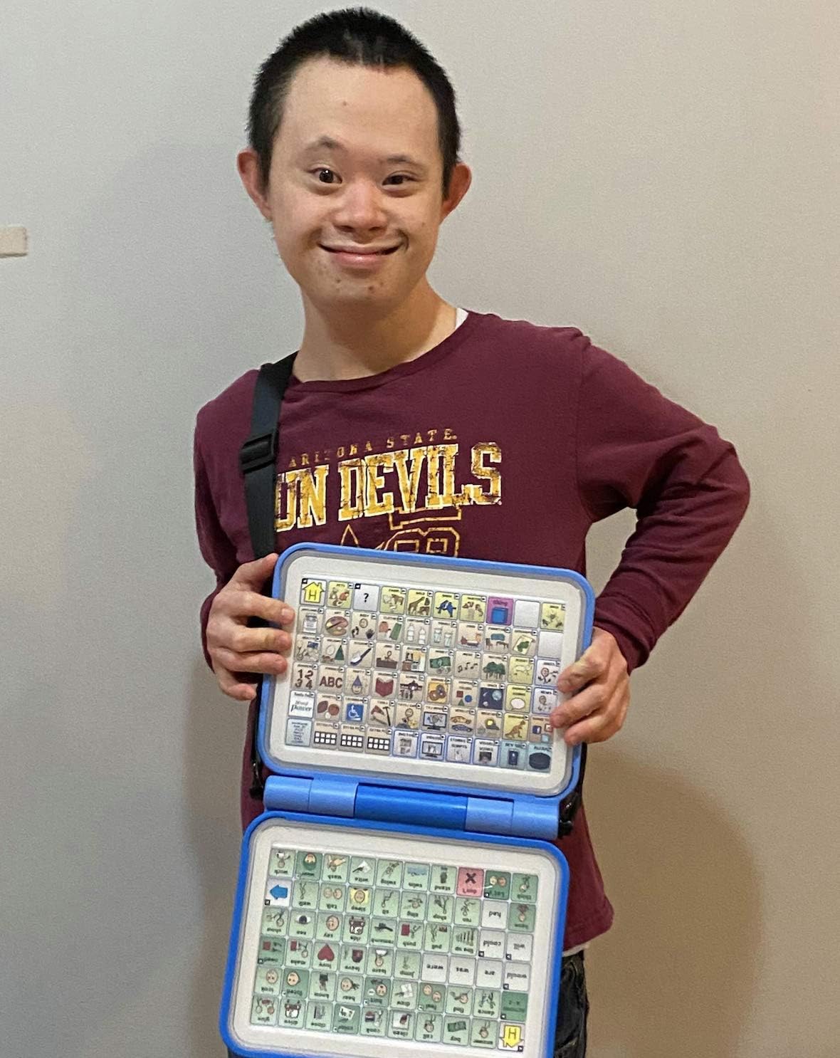 PicSeePal - The World's First AAC housing That is Lightweight, Portable, Customizable, Splash Proof, Modular and Easy to use - A Communication Tool for All Ages, abilities, and Locations