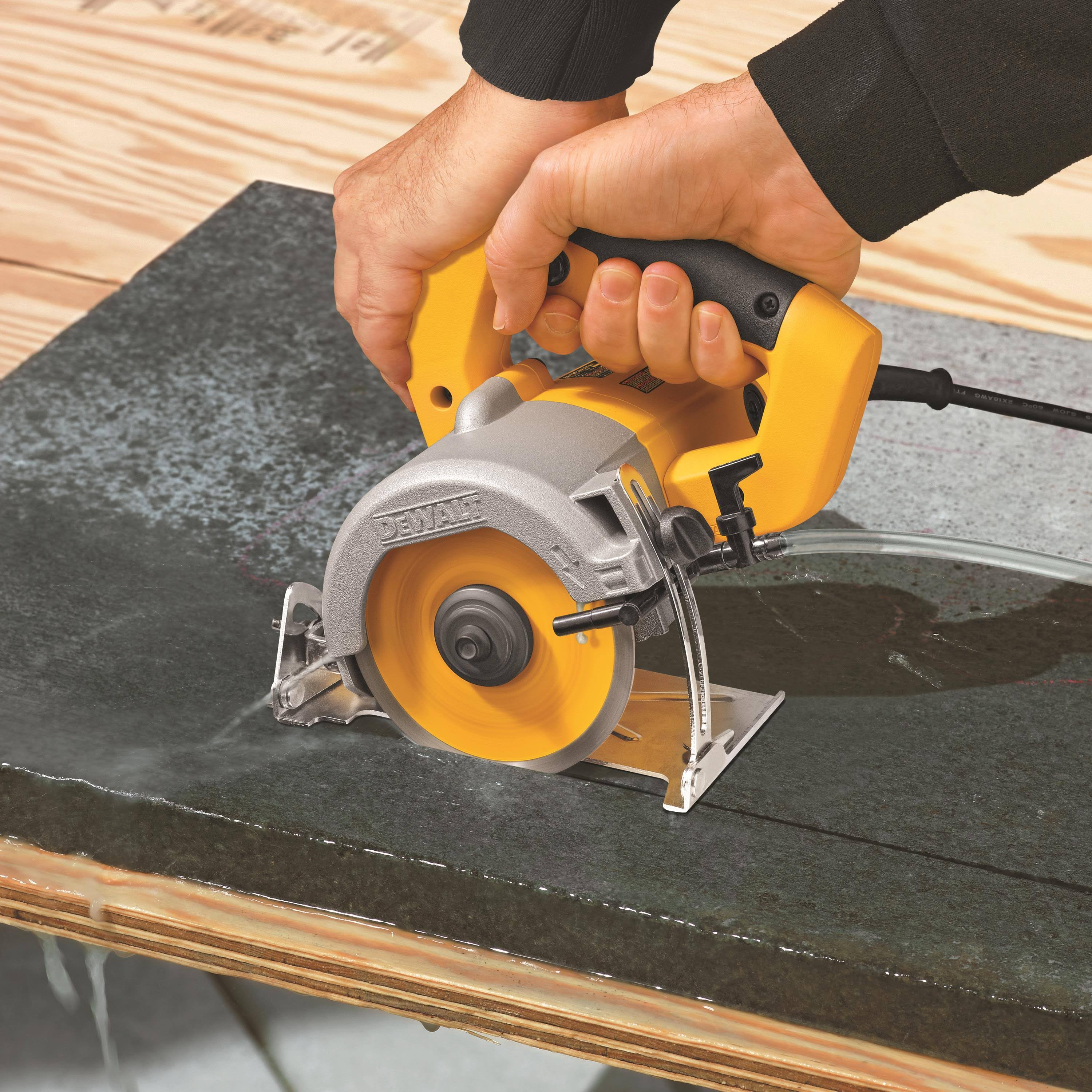 DeWalt DWC860W Wet/Dry Tile Saw