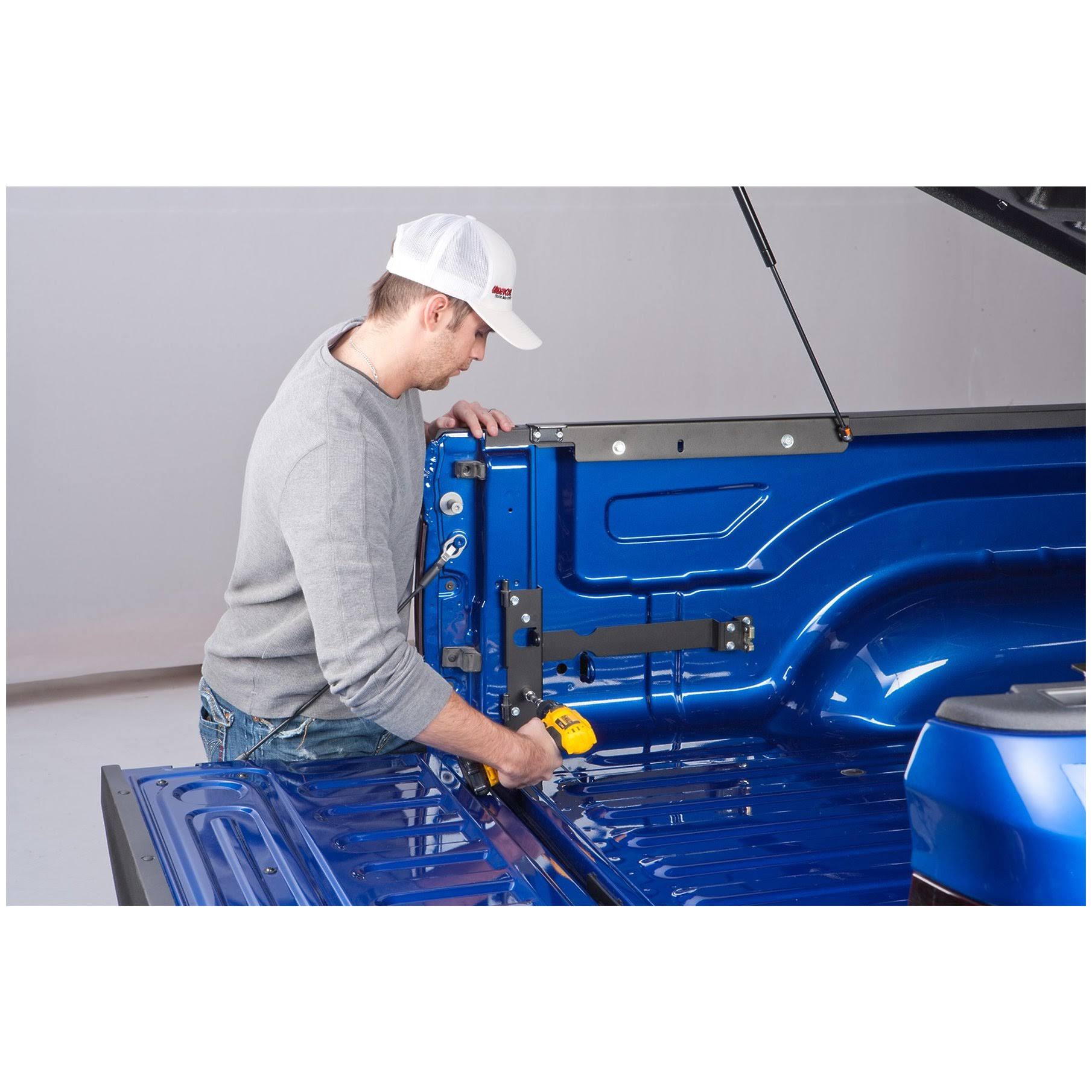 UnderCover Sc103d Swing Case Storage Box