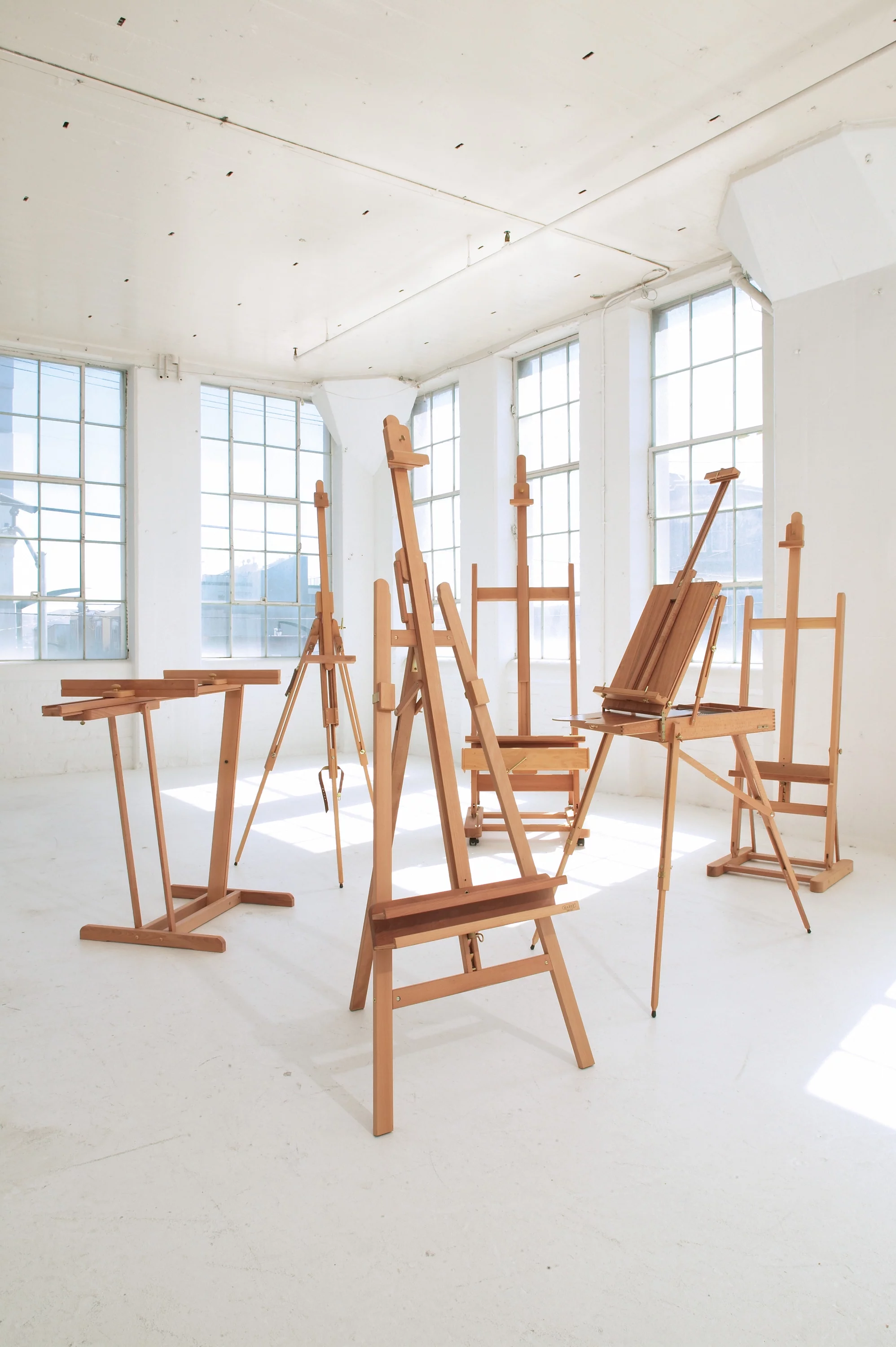 Mabef Deluxe Studio Easel, Italian Craftsmanship Beechwood, H Frame