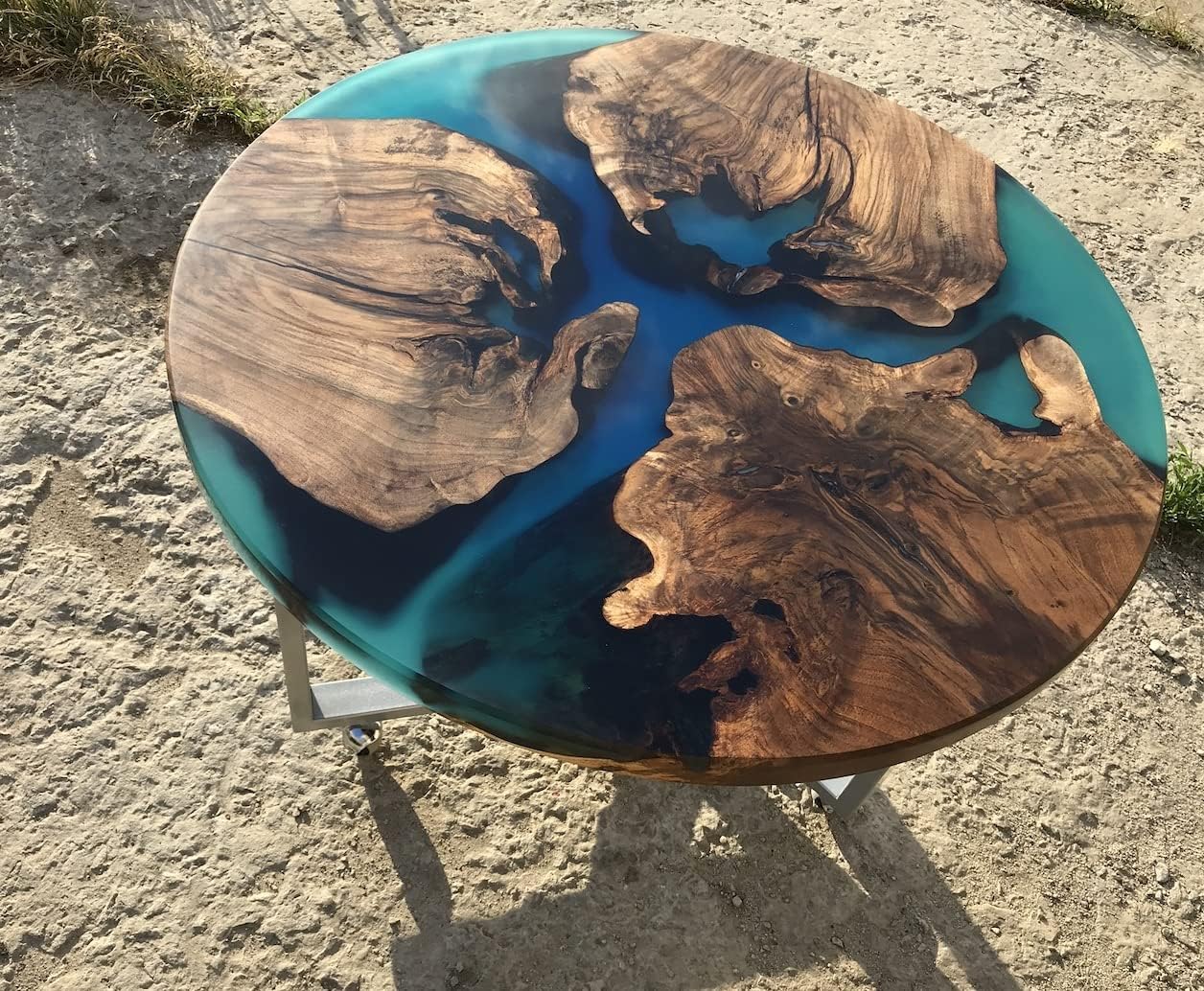 Epoxy Table, Live Edge Log Table,Handmade from efes Naturel, Walnut, Acacia,Chestnut,Olive Options, Completely Handmade, The Possibility to Customize it in Any Size and epoxy Color.