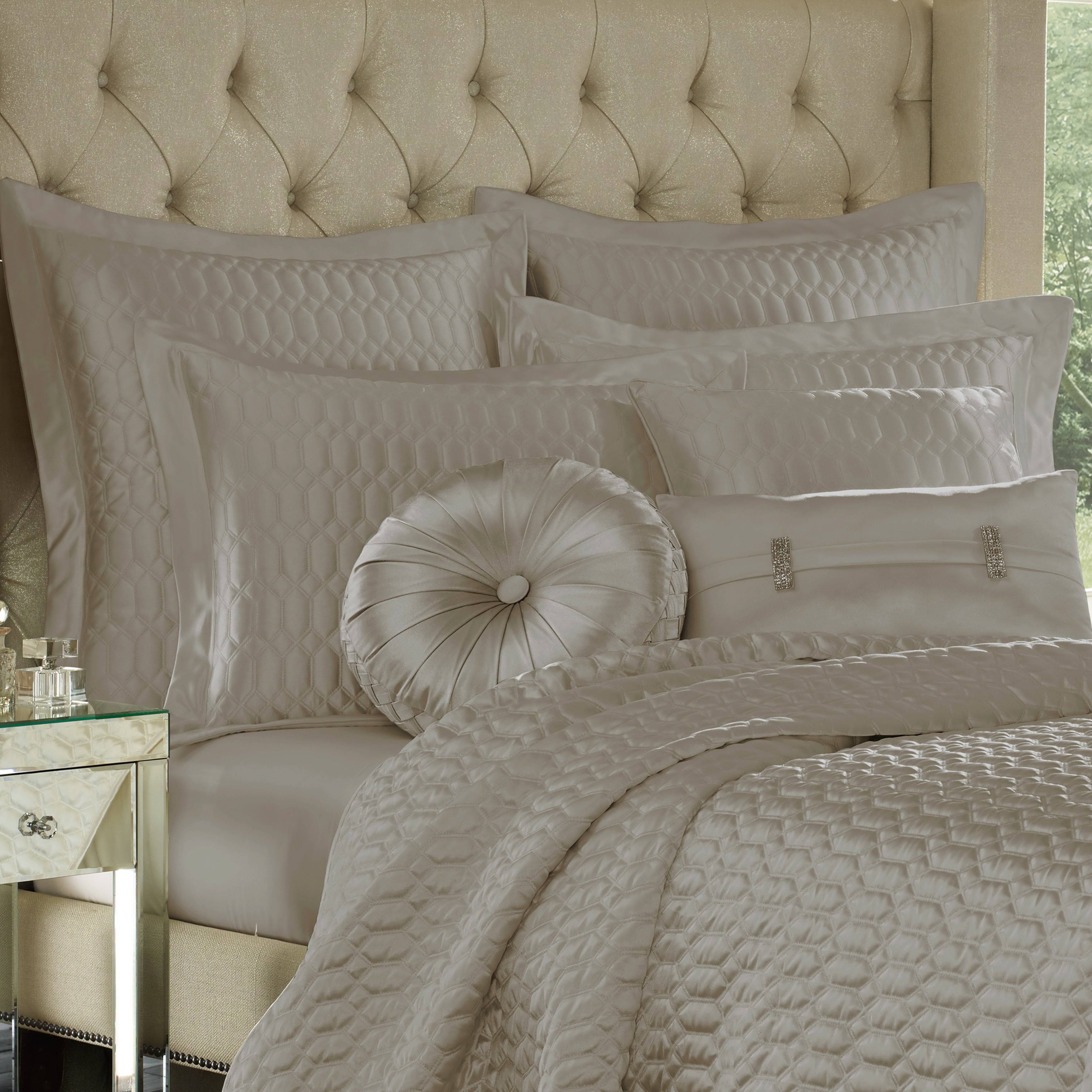 J. Queen New York Satinique Coverlet, King, Silver