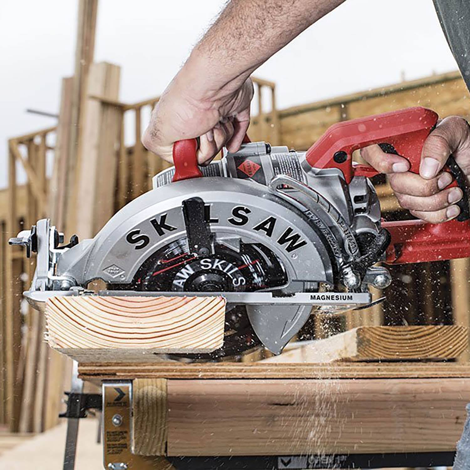 Skilsaw 15-Amp Worm Drive Corded Circular Saw, Red