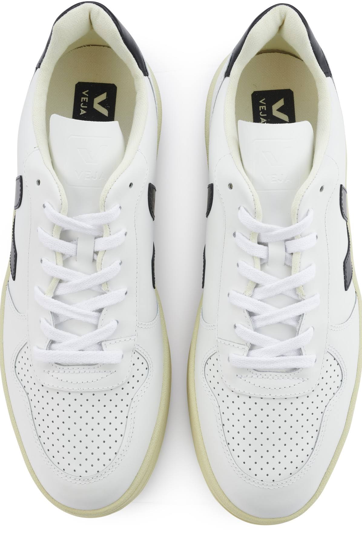 Veja V-10 Leather (White / Black)