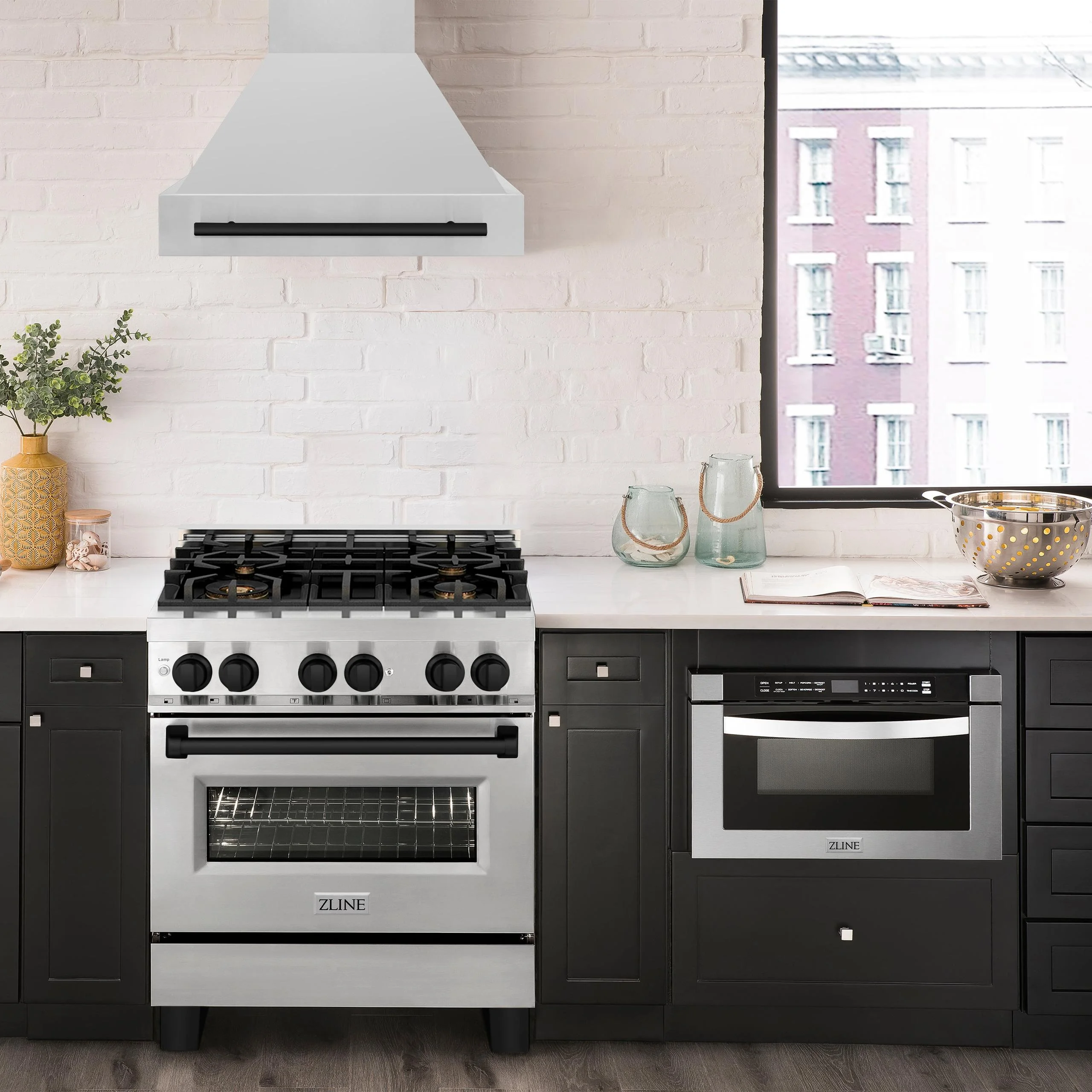 ZLINE 24" 1.2 cu. ft. Microwave Drawer in Black Stainless Steel