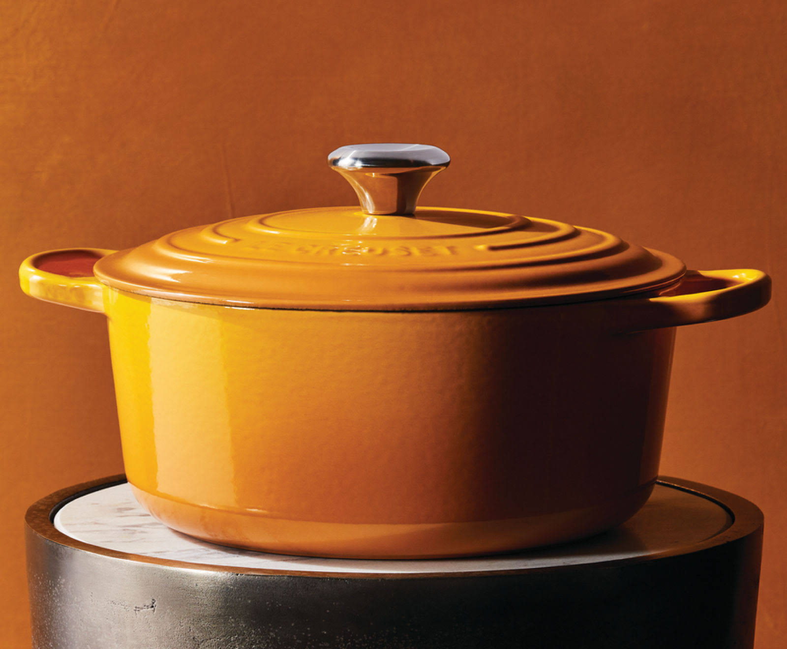 Le Creuset Signature 4.5-Quart Cast Iron Round Dutch Oven - Caribbean