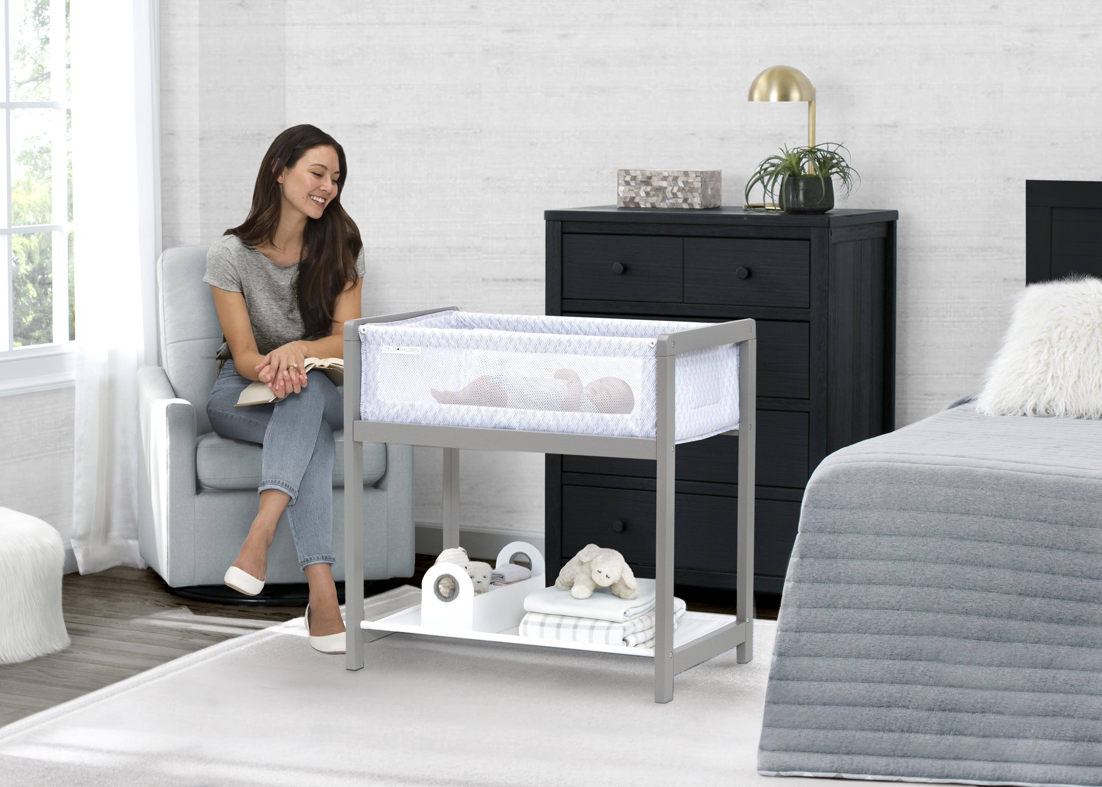 Delta Children Classic Wood Bedside Bassinet Sleeper - Portable Crib with High-End Wood Frame, Link