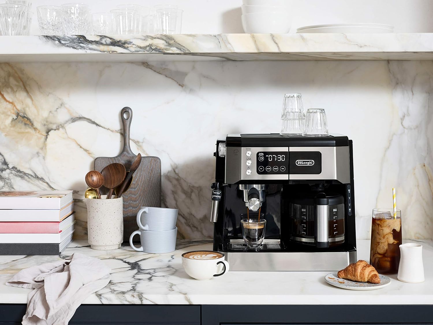 De'Longhi All-in-One Combination Coffee Maker & Espresso Machine + Advanced Adjustable Milk Frother for Cappuccino & Latte + Glass Coffee Pot 10-Cup, COM532M (Renewed)