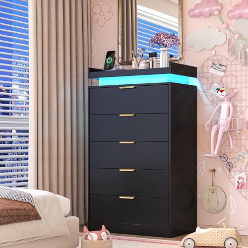 White Dresser with LED Lights, Wooden LED Dresser, 4 Drawer Chest with Charging Station, Tall Chest of Drawer Closet Organizer for Bedroom, Living Room, Entryway, Hallway