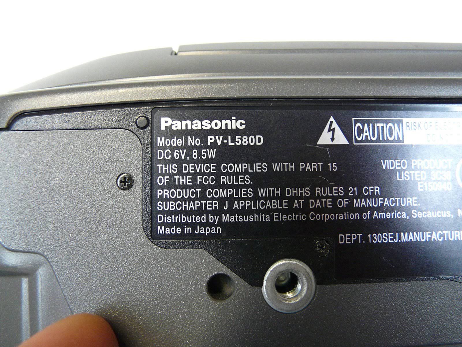 Panasonic PV-L580D Compact VHS/VHS-C Palmcorder Camcorder Bundle