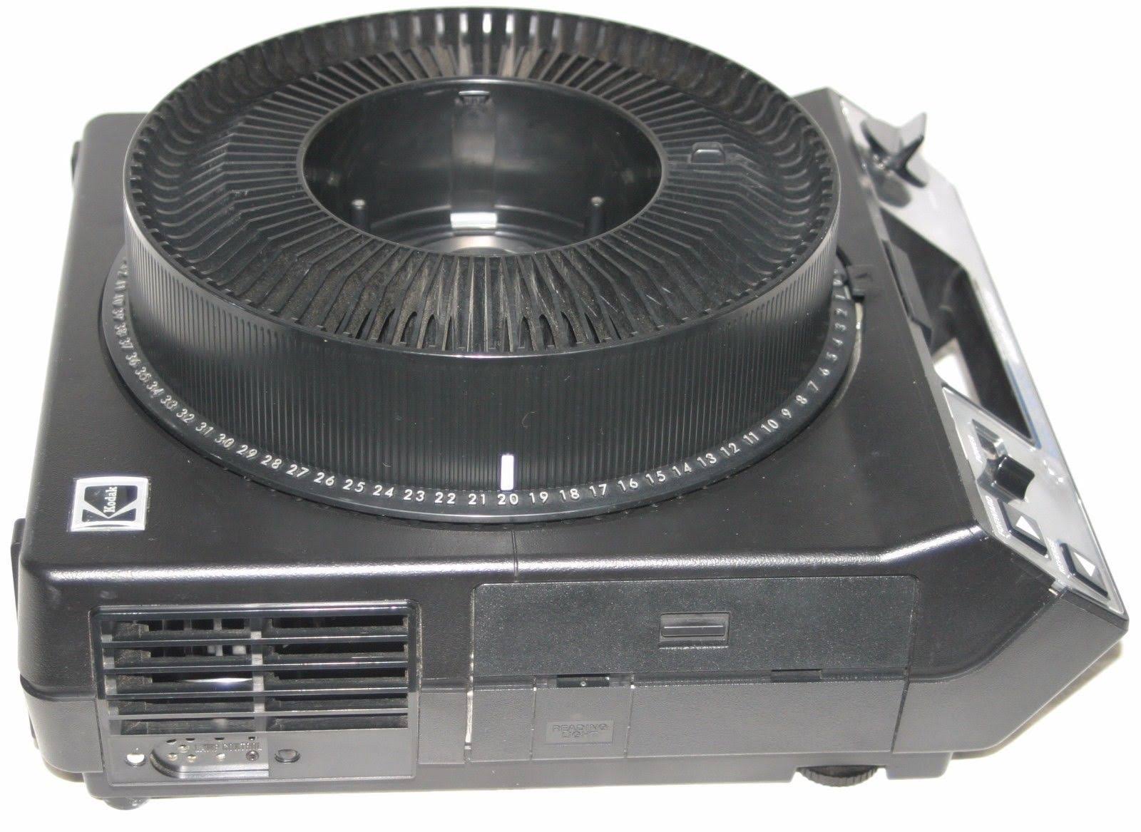 Kodak Carousel 4400 Projector w/ Remote Focus and 80-Slide Tray - Working VG
