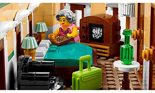 LEGO Icons Boutique Hotel 10297 Modular Building Display Model Kit for Adults to Build, Set with 5 Detailed Rooms Including Guest Rooms and Gallery