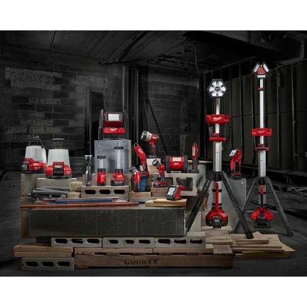 Milwaukee M18 18-Volt 1250 Lumens Lithium-Ion Cordless Search Light