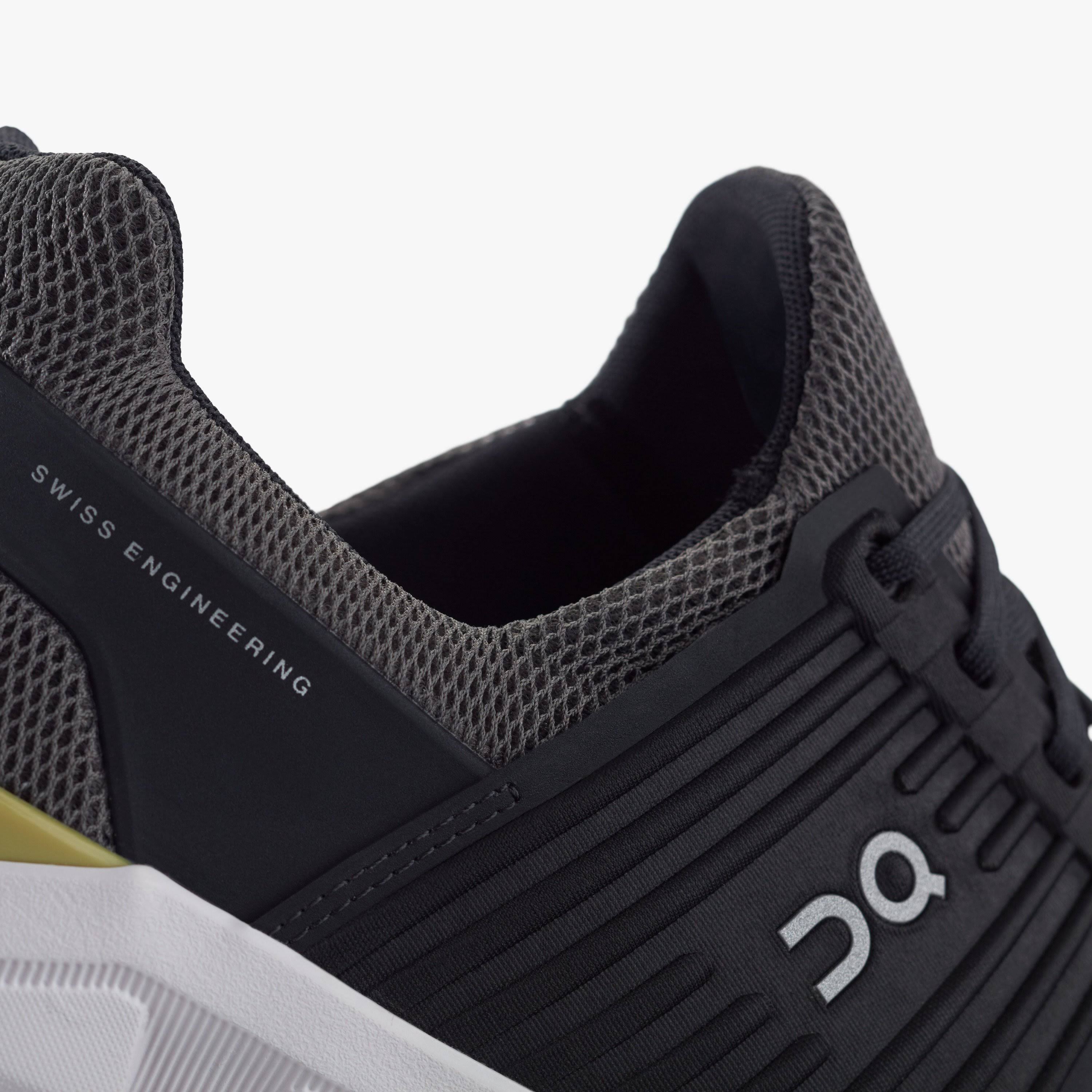 on Running Men's Cloudswift Magnet/Citron / 7.5