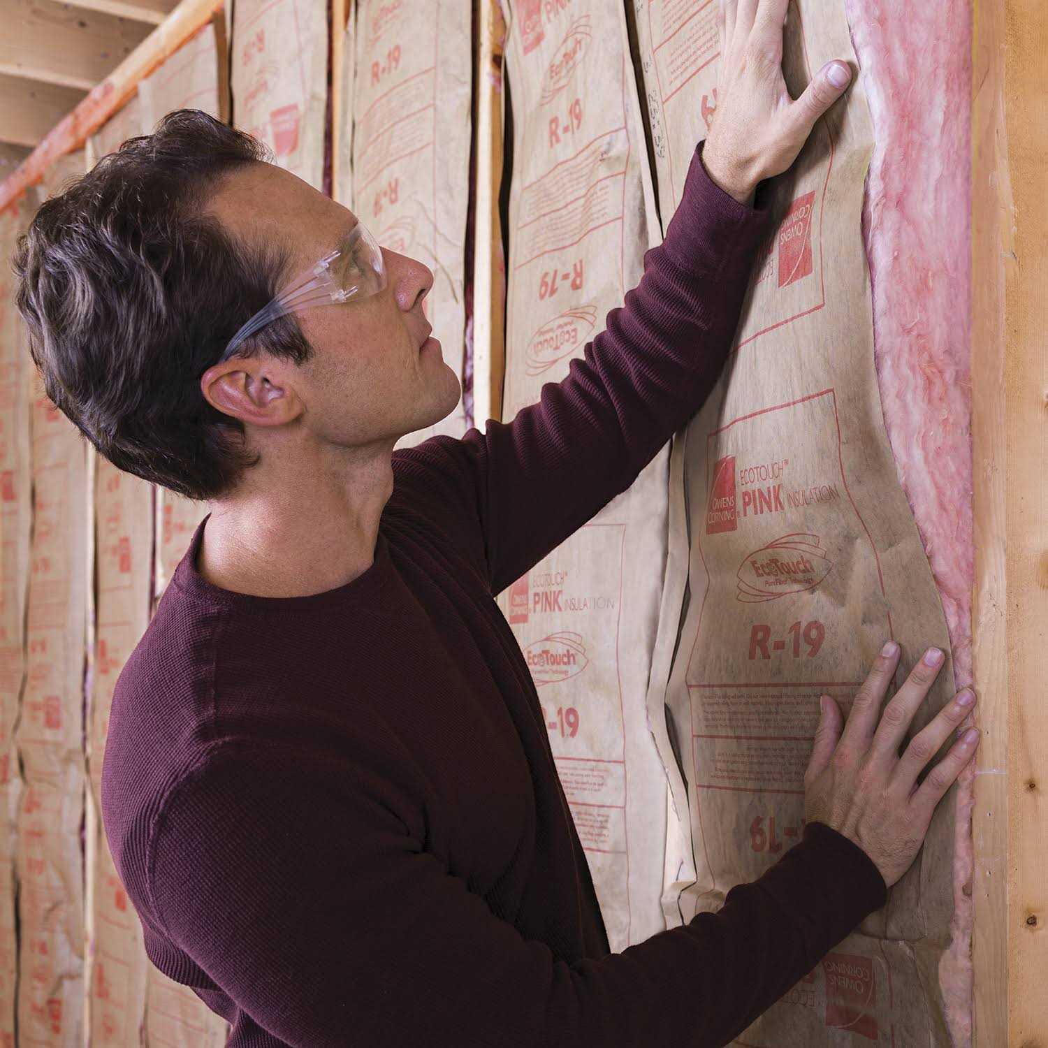 Owens Corning R-19 Faced Fiberglass Insulation Batt 23 in. x 93