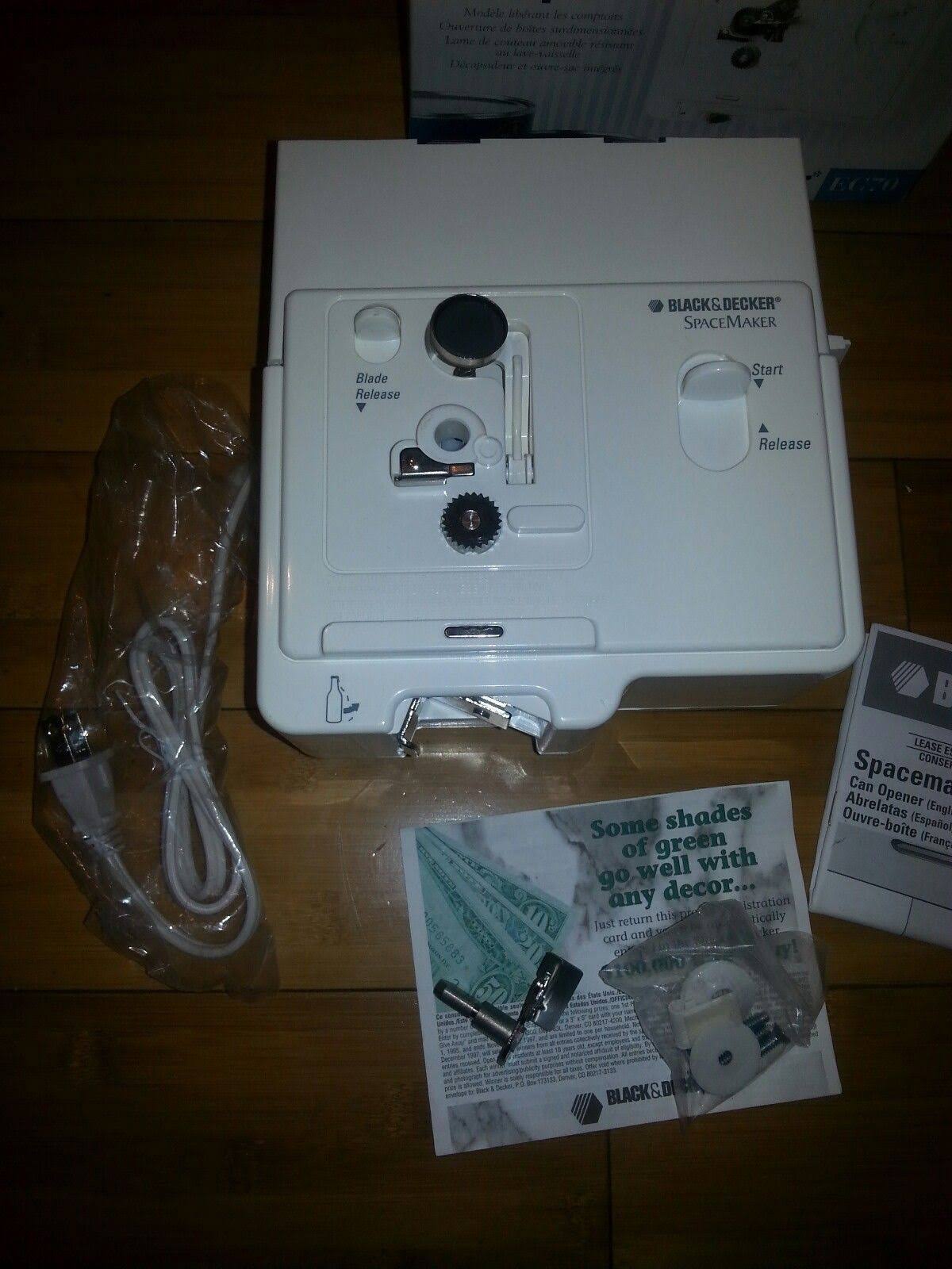 Vintage Black u0026 Decker Spacemaker EC70 Under Cabinet Electric Can Opener