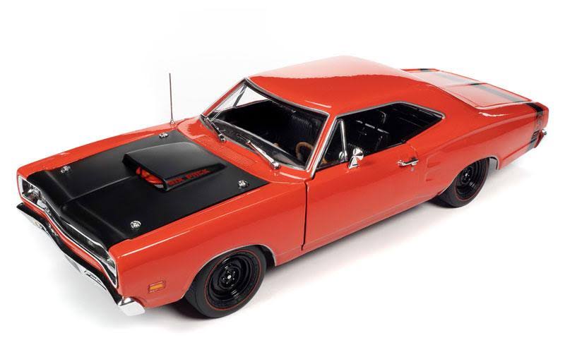 1969/5 Dodge Coronet Super Bee Hardtop R4 Red Muscle Car u0026 Corvette Nationals (MCACN) 1/18 Diecast Model Car by Autoworld