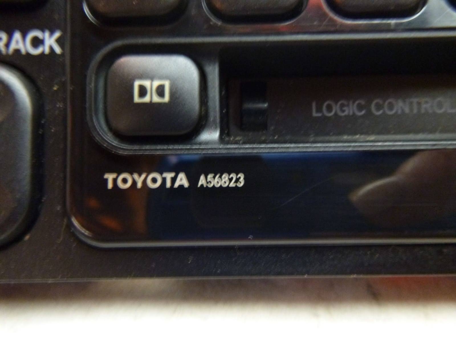 Toyota Factory Radio Single Disc CD Cassette Player 86120-AD040 A56815 Cs117