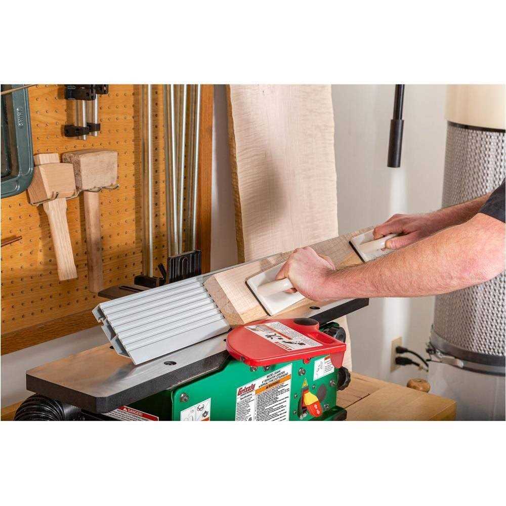 Grizzly 6 Benchtop Jointer with Spiral-Type Cutterhead