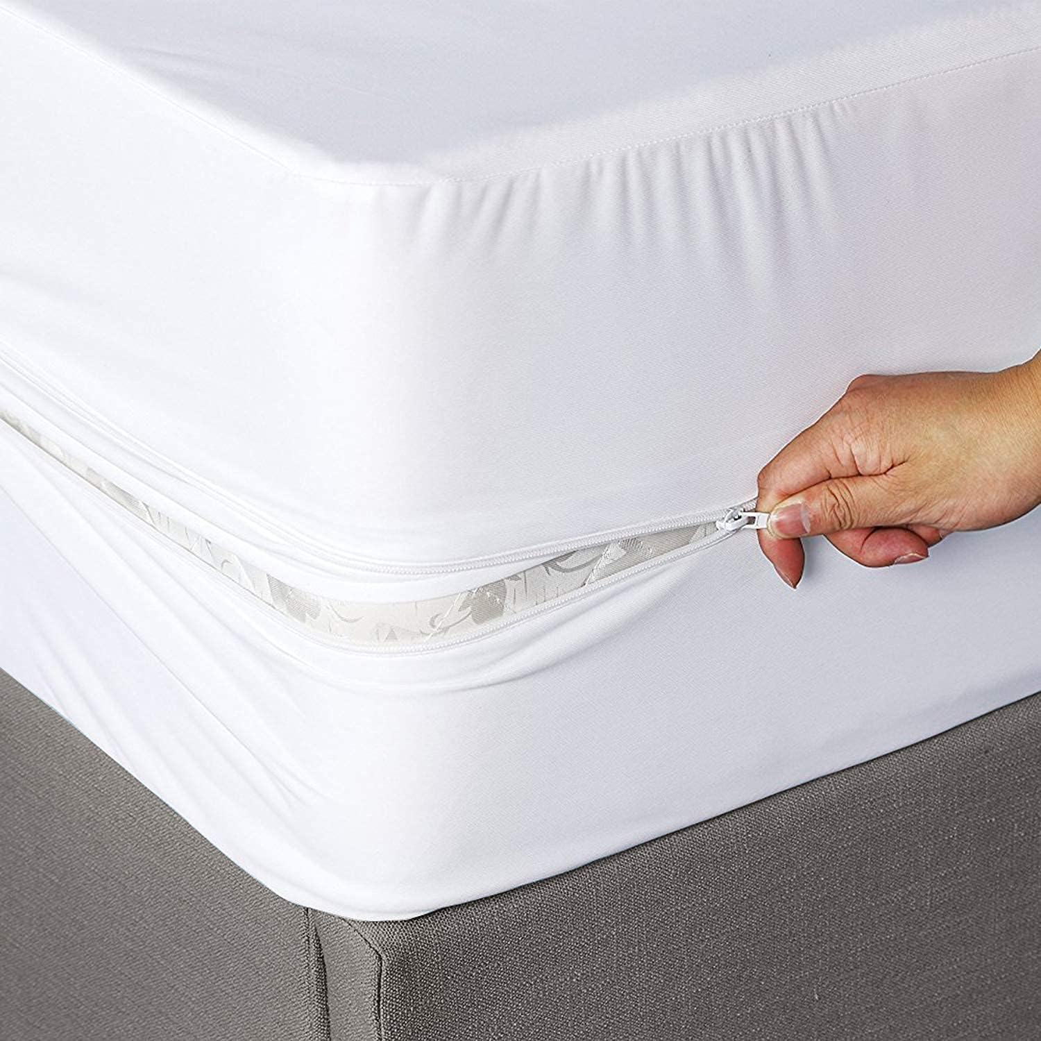 Utopia Bedding Zippered Mattress Encasement Twin XL, 100% Waterproof Mattress Protector, Absorbent, Six-Sided Mattress Cover