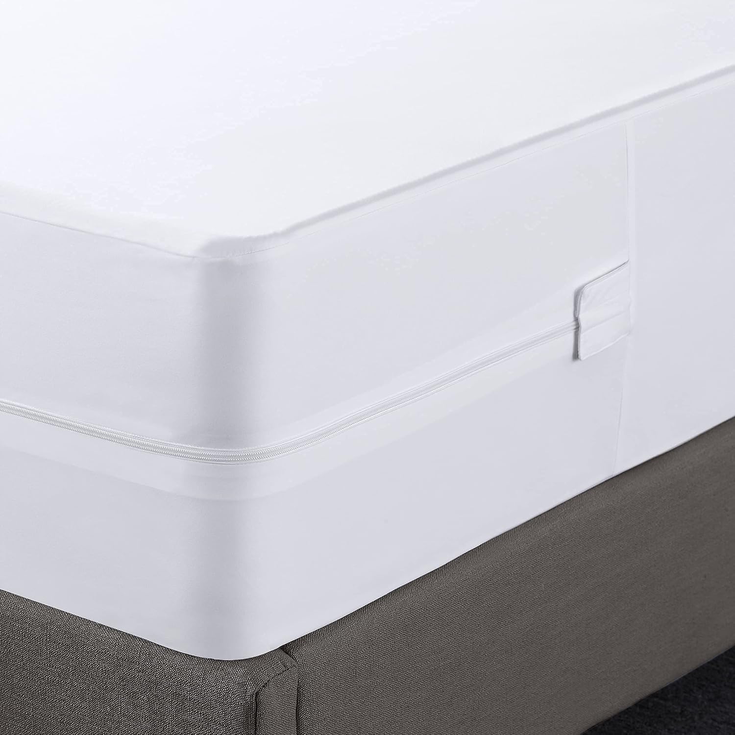 Utopia Bedding Zippered Mattress Encasement Twin XL, 100% Waterproof Mattress Protector, Absorbent, Six-Sided Mattress Cover