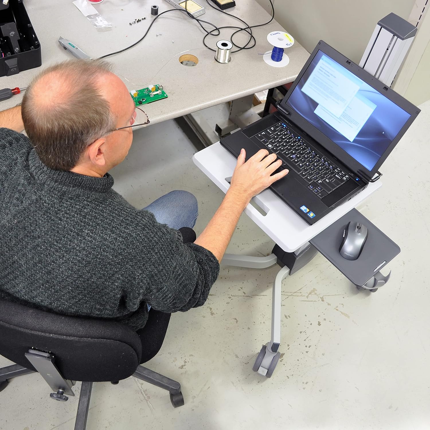 Ergotron – Neo-Flex Rolling Laptop Cart, Mobile Standing Desk Workstation – Laptop, Grey
