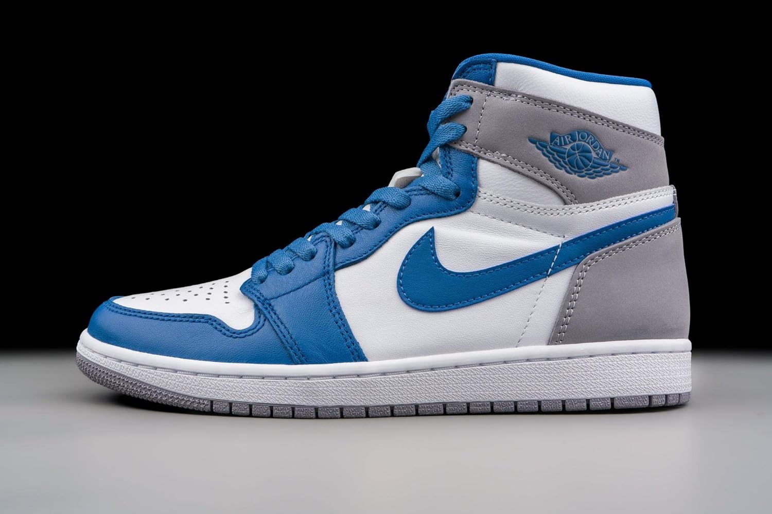 Jordan Men's 1 Retro High OG True Blue/White-Cement Grey (DZ5485 410) - 11