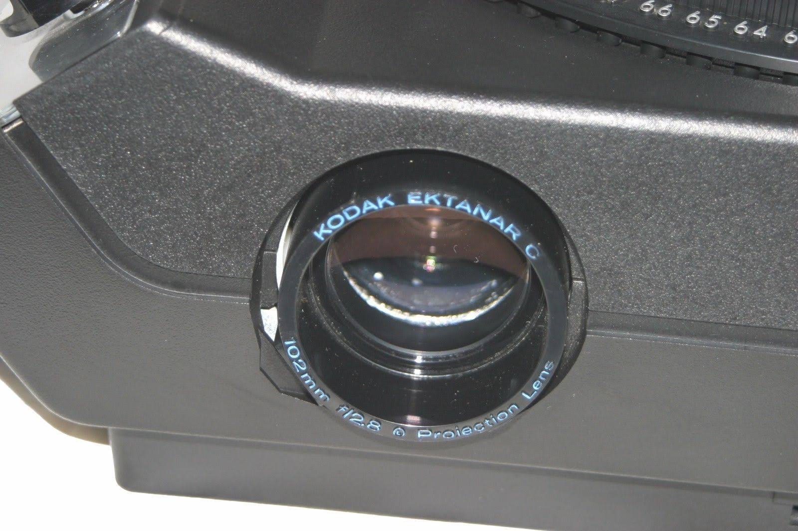 Kodak Carousel 4400 Projector w/ Remote Focus and 80-Slide Tray - Working VG