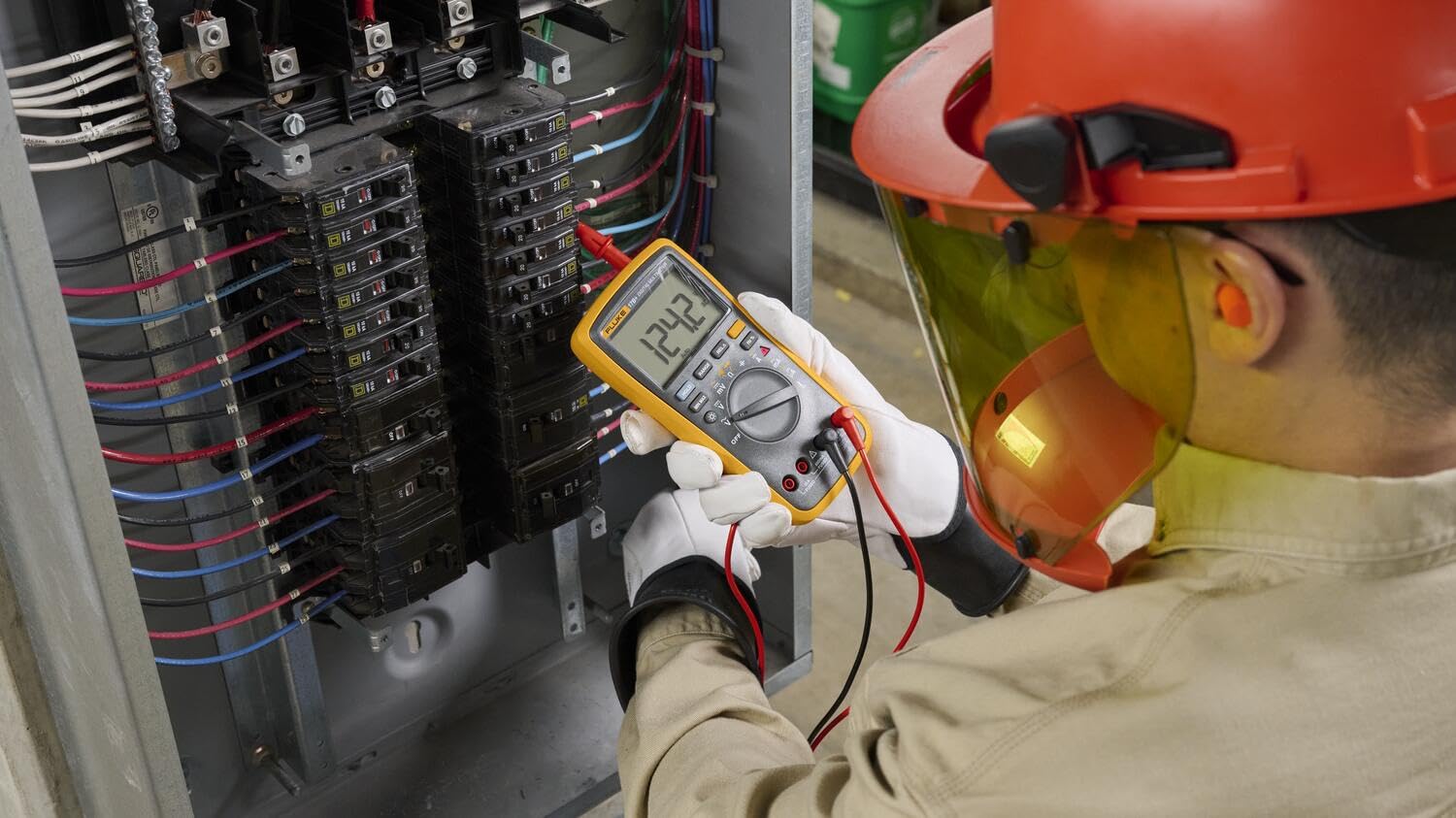Fluke 17B+ Digital Multimeter, for Electrical Applications, Measures AC/DC Voltage 100V, Current Measurements to 10A, Resistance, Continuity, Diode, Capacitance, Frequency, and Temperature Testing