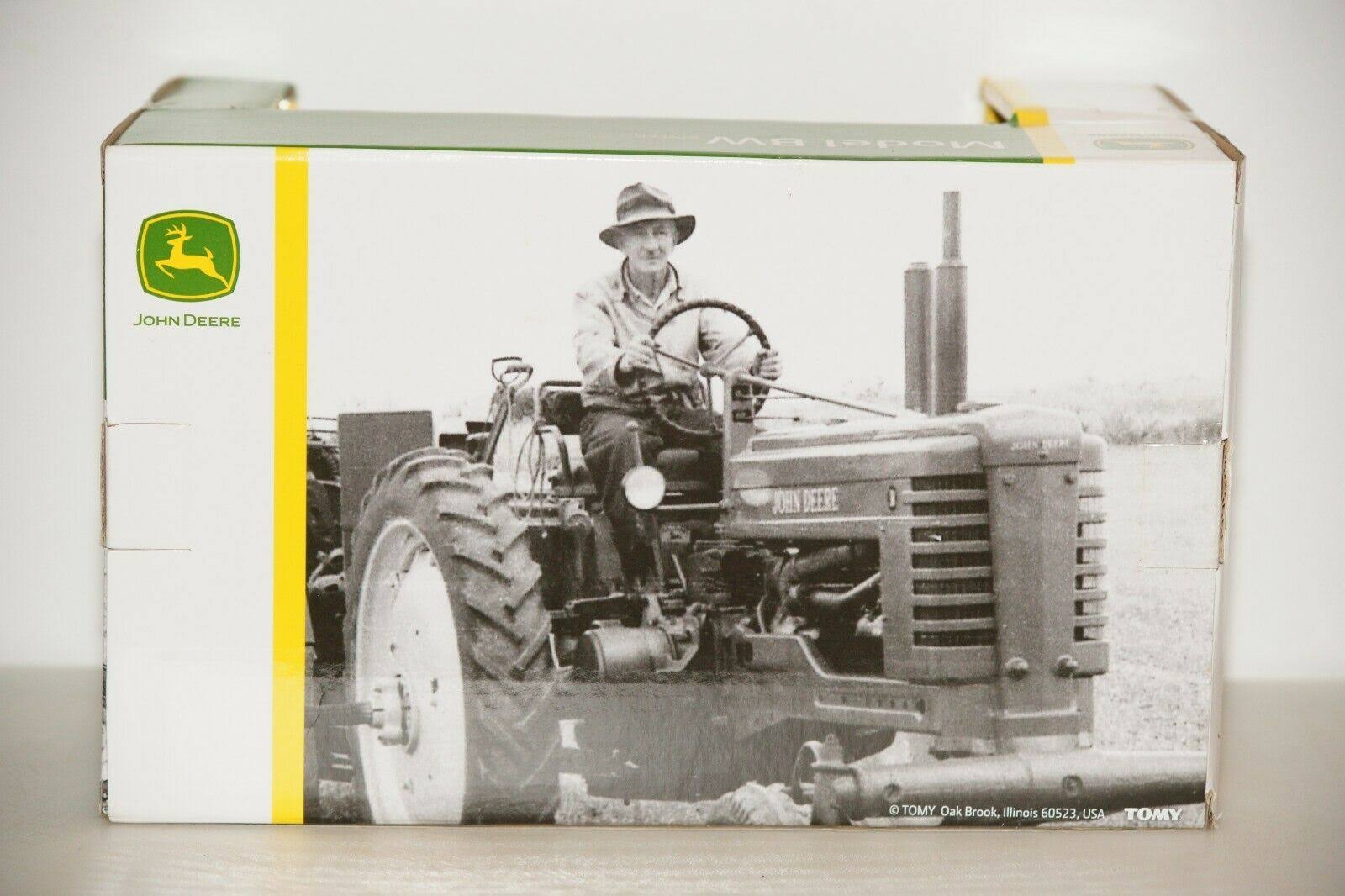 John Deere 1:16 Unstyled Model Tractor