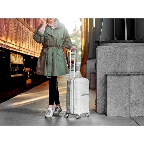 Samsonite Freeform 21-Inch Hardside Carry-On Luggage - Hardshell Carry-On Suitcase - TSA, Airline-Approved - Expandable Hard Shell, Smooth Rolling Spinner Wheels for Lightweight Travel - Navy
