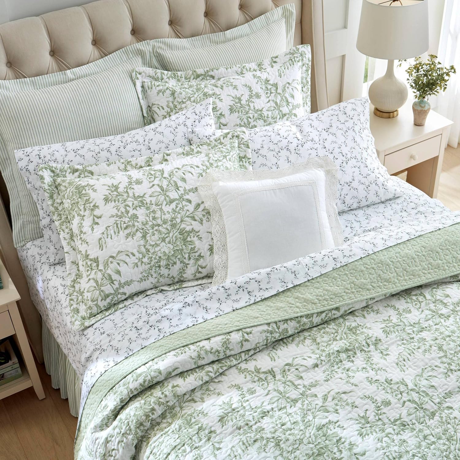 Laura Ashley - King Quilt Set, Reversible Cotton Bedding with Matching Shams, Lightweight Home Decor for All Seasons & Home - Cotton Ruffled Bedskirt, Lightweight & Classic Style