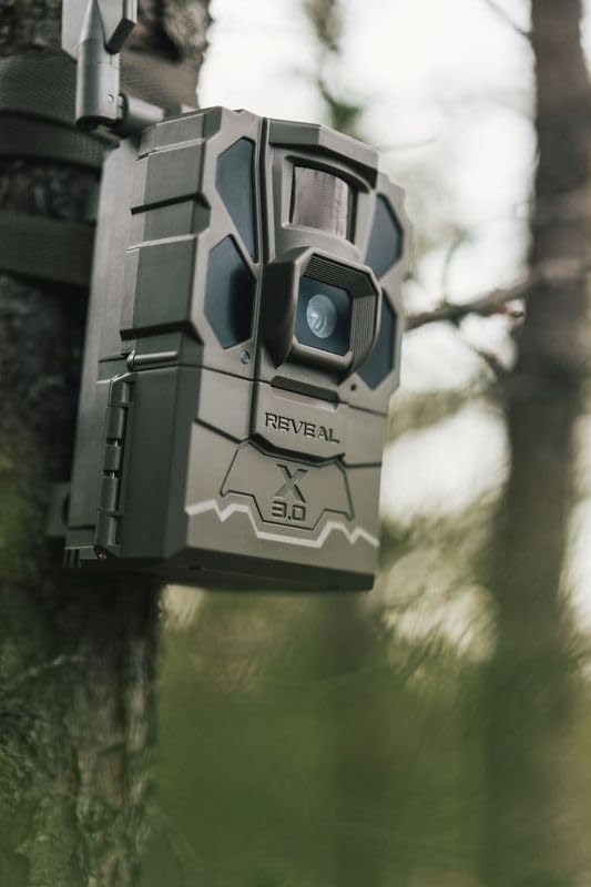 Tactacam REVEAL X Gen 3.0 Cellular Trail Camera - Multi Carrier, HD Photos & Videos, Pre-Installed Antenna, Built-in GPS, Best Battery Life, Low-Glow IR Flash, Fast Trigger Speed + 32GB SD Card (1 PK)