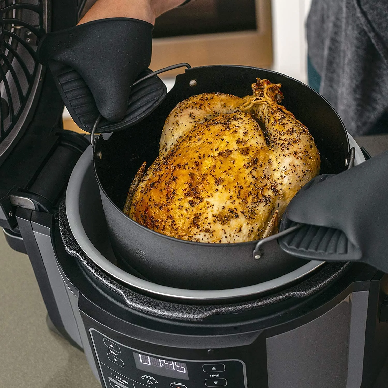 Restored Ninja Foodi 8-in-1 Multi-Cooker Pressure Cooker and Air Fryer 6.5 Qt (Refurbished)