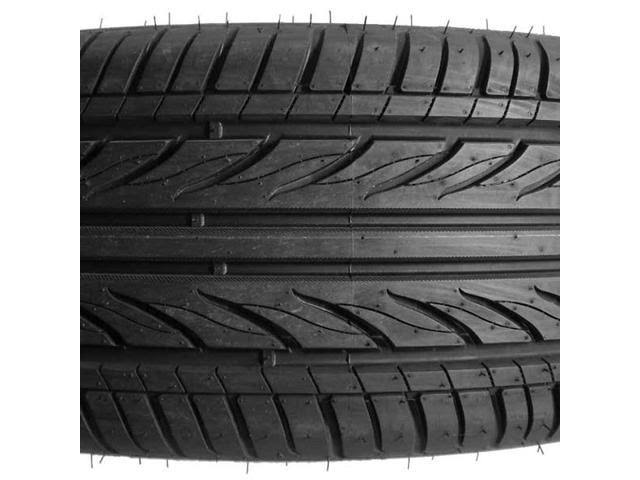 Delinte Thunder D7 Tire (225/35R19 W)