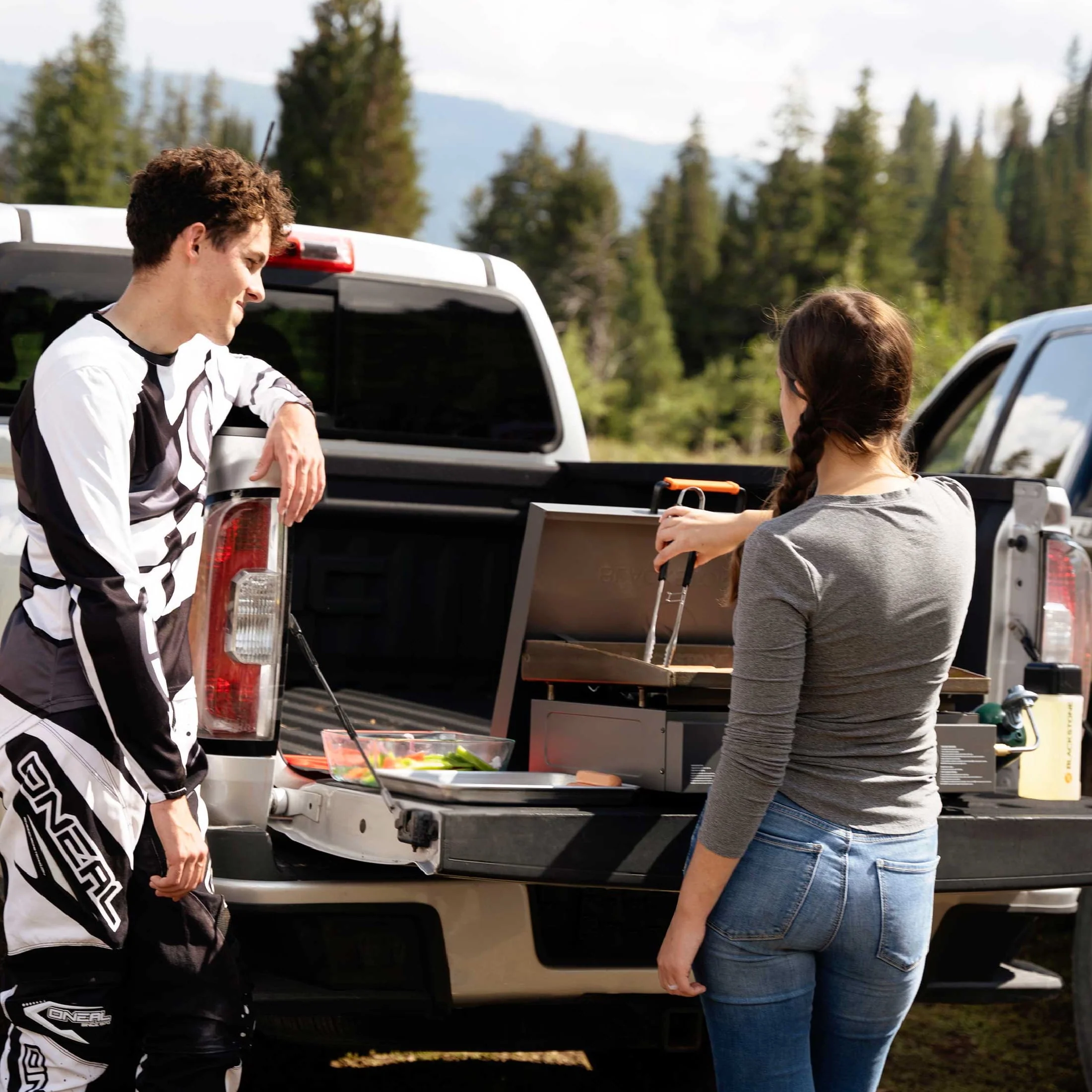 Blackstone Adventure Ready 2-Burner 22 Propane Griddle with Hard Cover in Black