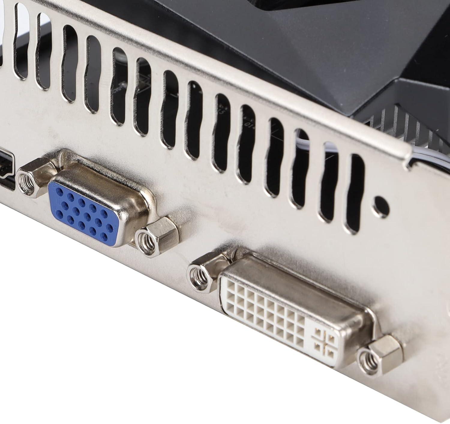 eboxer-1 GT X650Ti 4GB DDR5 128bit PCI Express 2.0 Graphics Card 1250MHz Video Memory Frequency, 900MHz 3D API DirectX 12 Dual Fan Low Profile Graphics Card