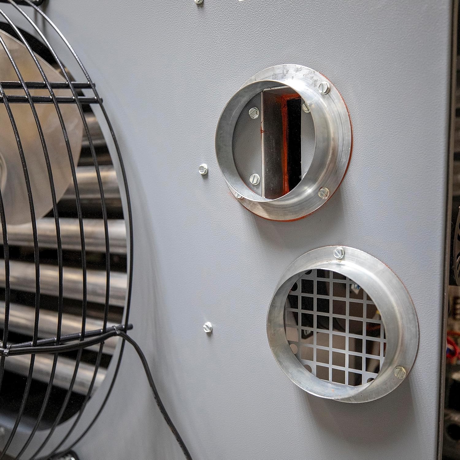 Mr. Heater 250,000 BTU Big Maxx Natural Gas Standard Combustion Power Vented Unit Heater with Aluminized Steel Heat Exchanger