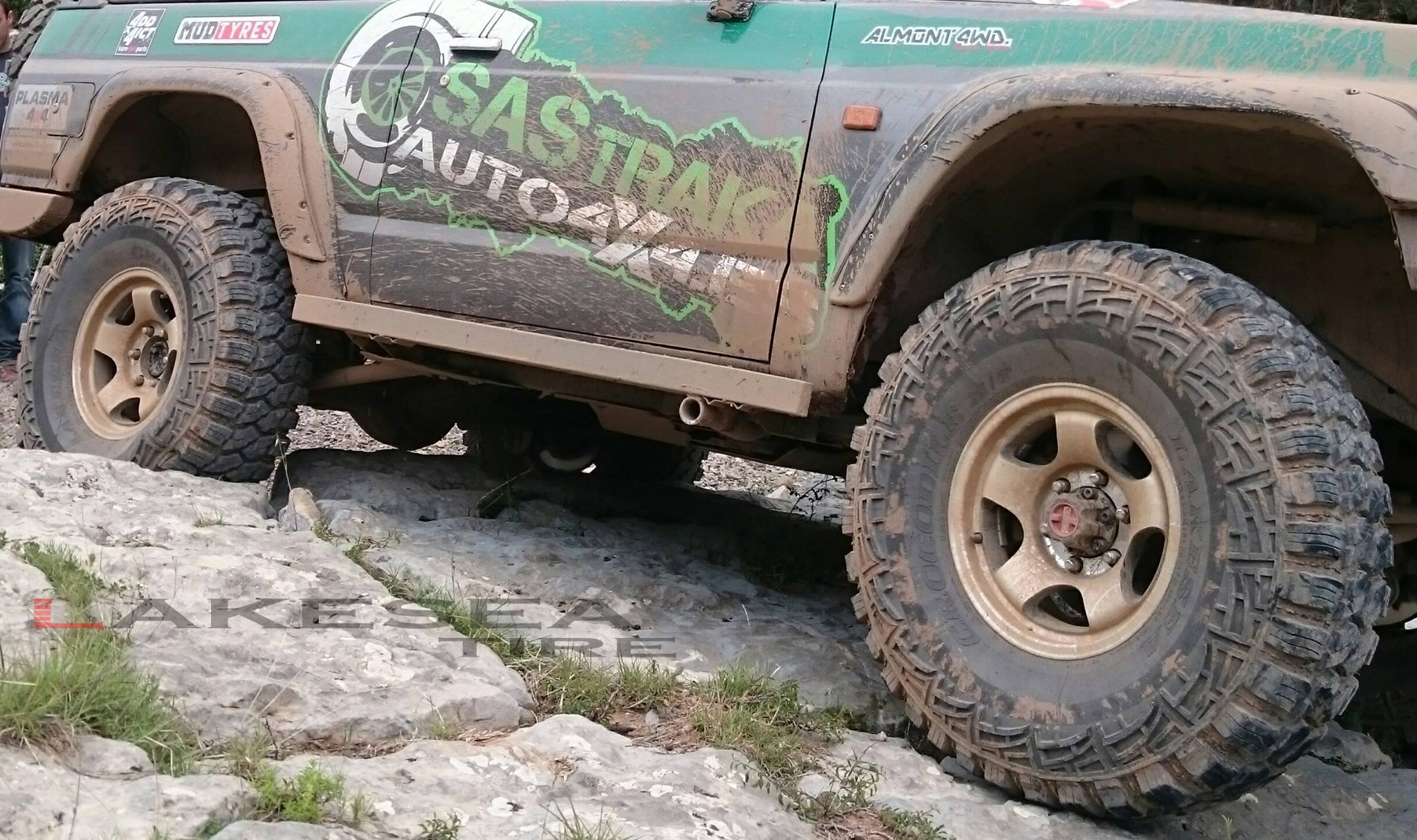 35x12.5R17 LT Crocodile Mud Terrain Tire by Laksea Tire