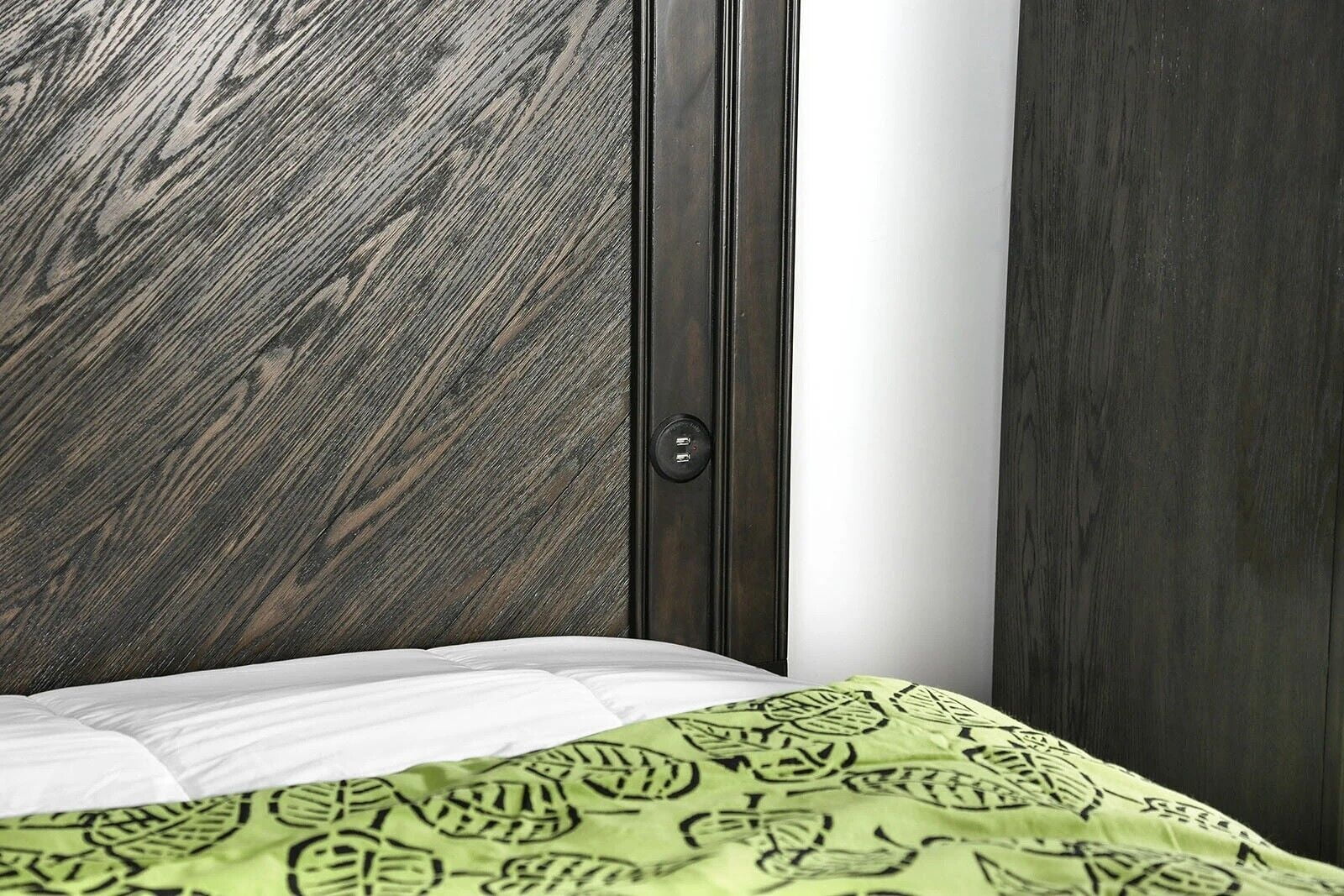 3pc Bedroom Set Espresso Eastern King Size Bed 2x Nightstands High Panel Headboard USB Storage Drawer FB Solid wood Furniture