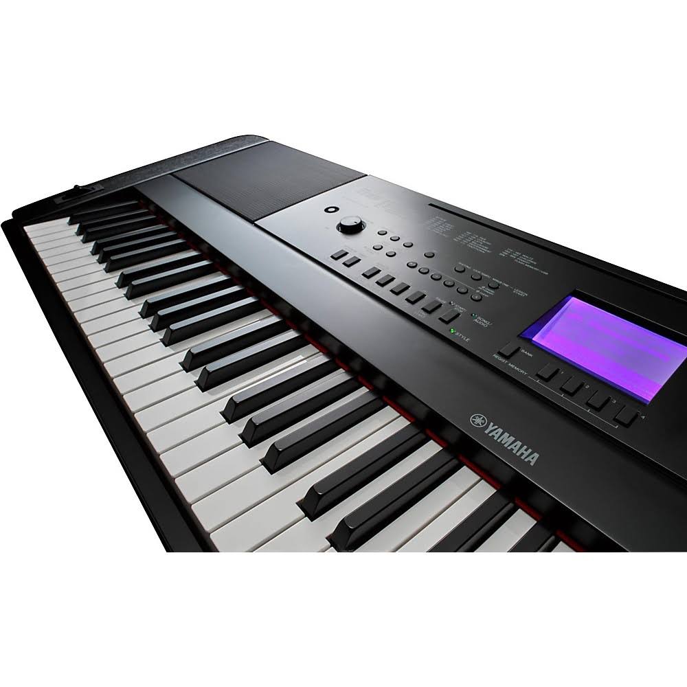 Yamaha DGX660 88-Key Portable Grand Piano Black with Bench