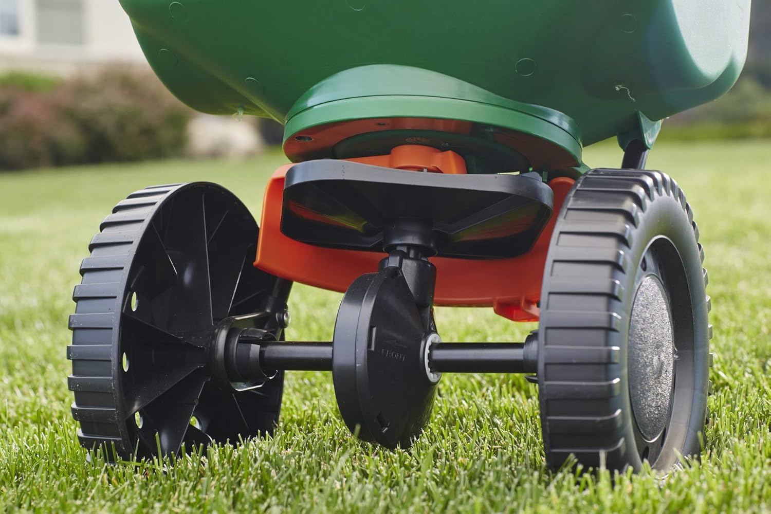 Scotts Turf Builder Edgeguard Mini Broadcast Spreader Pack of 2