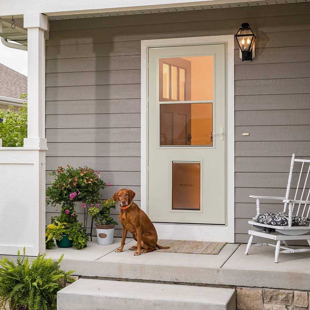LARSON Pet Storm Door