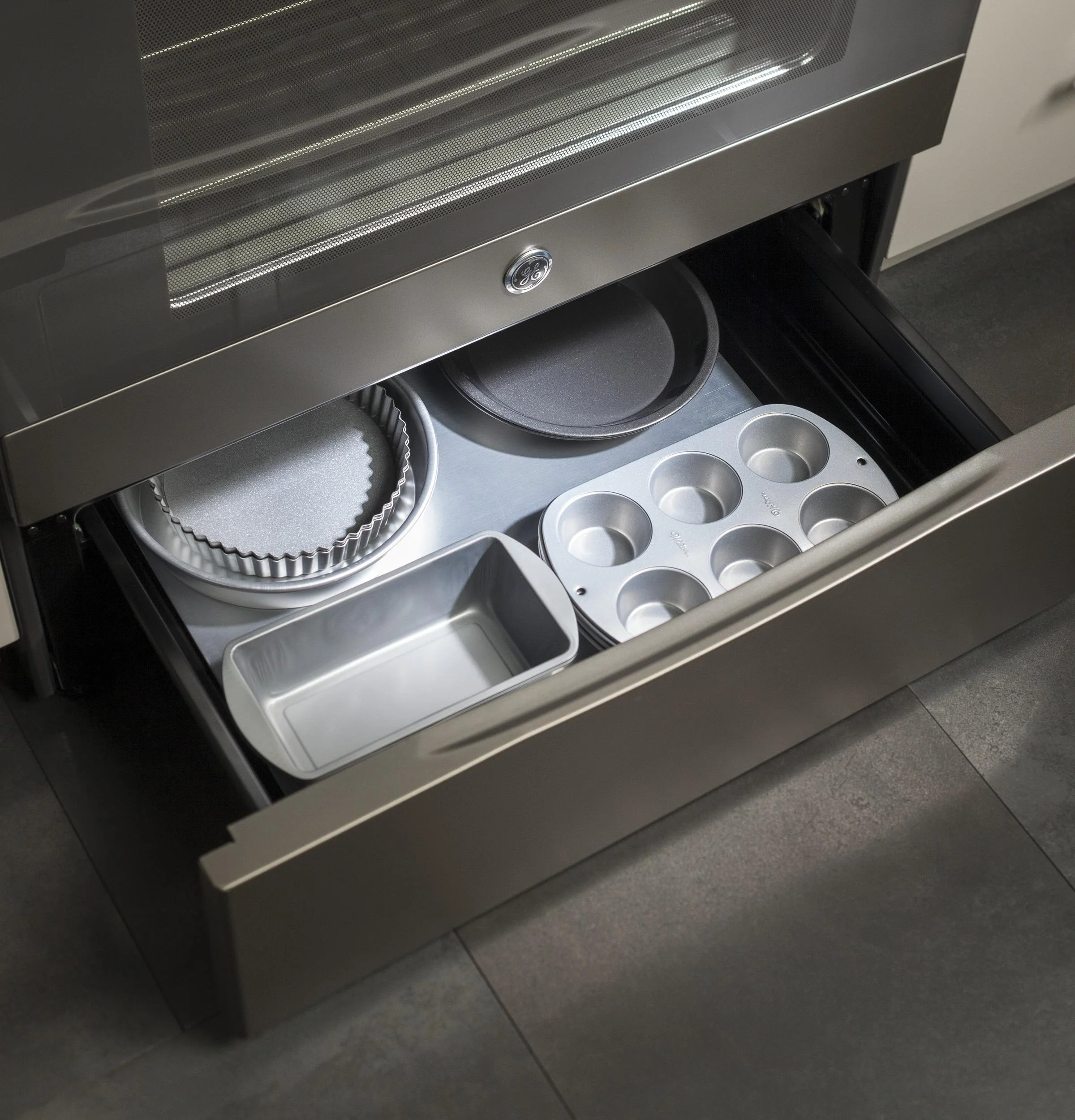 GE® 30" Free-Standing Electric Range