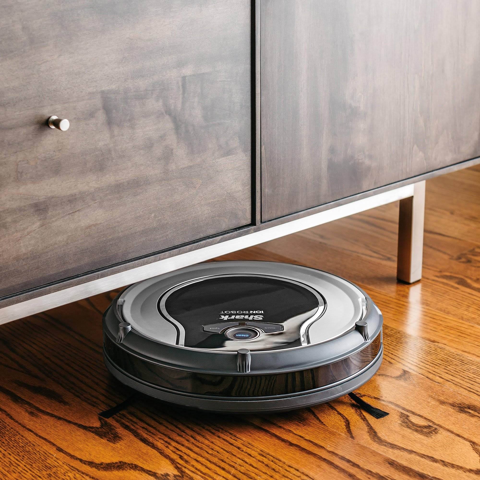 Shark Ion Robot 700 Vacuum with Easy Scheduling Remote (Certified Refurbished)