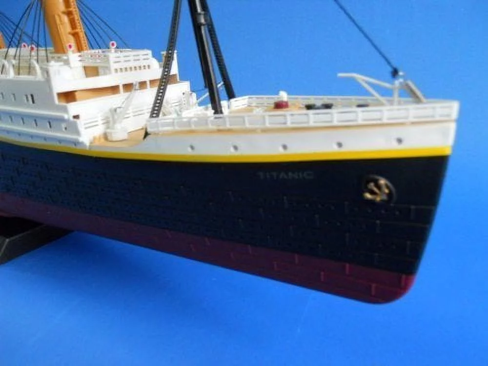 Ready To Run Remote Control RMS Titanic 32" with Lights - White Star Lines - Remote Control Model Cruise Ship - RC Ocean Liner - Model Cruise Ship