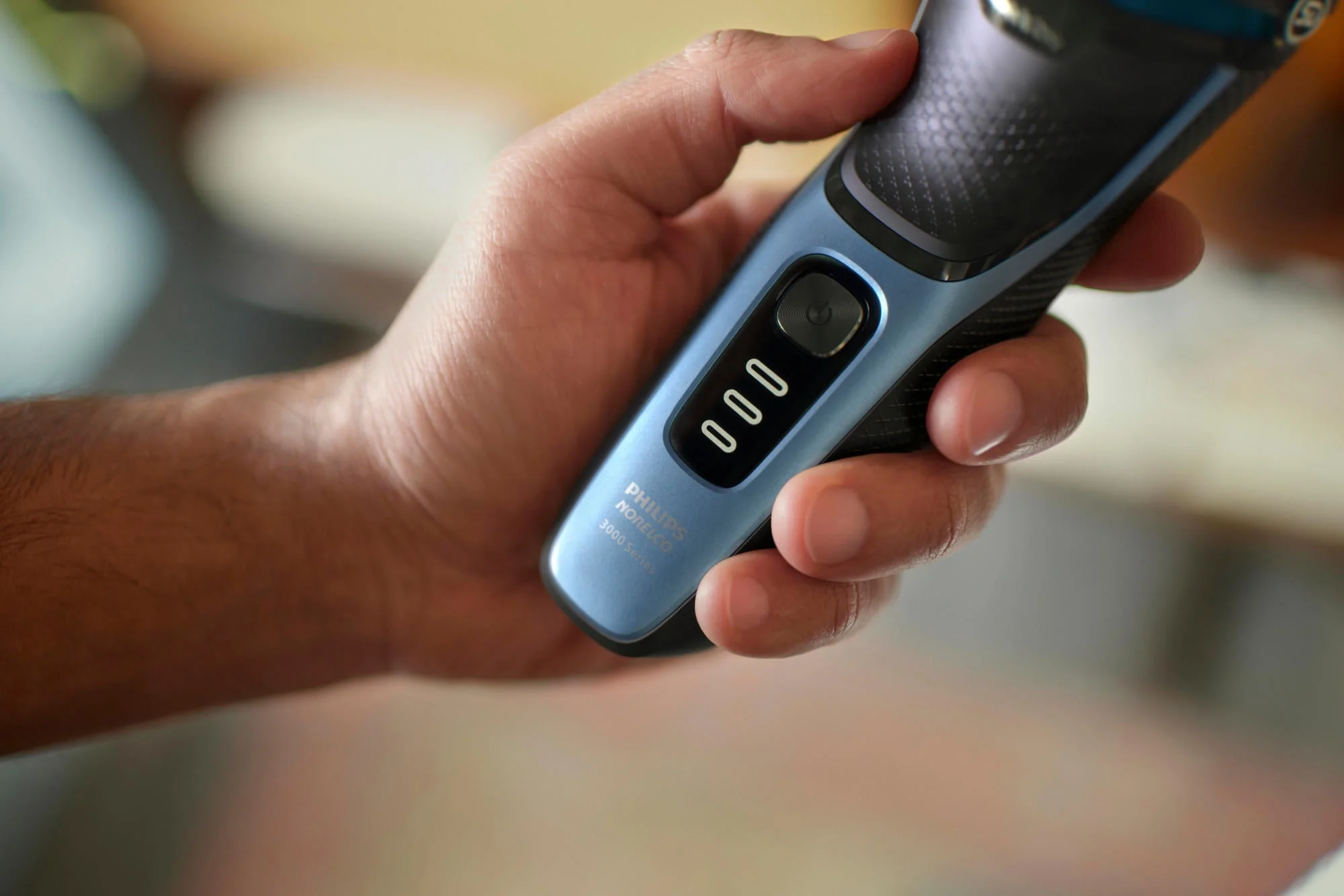 Philips Norelco Shaver 3600, Rechargeable Wet & Dry Electric Shaver with Pop-Up Trimmer and Storage Pouch